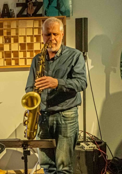 Pierre Chapuis au saxophone ténor